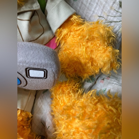 Sesame Street Safari of Fun at Busch Gardens Zoe Plush Toy - Picture 3 of 4